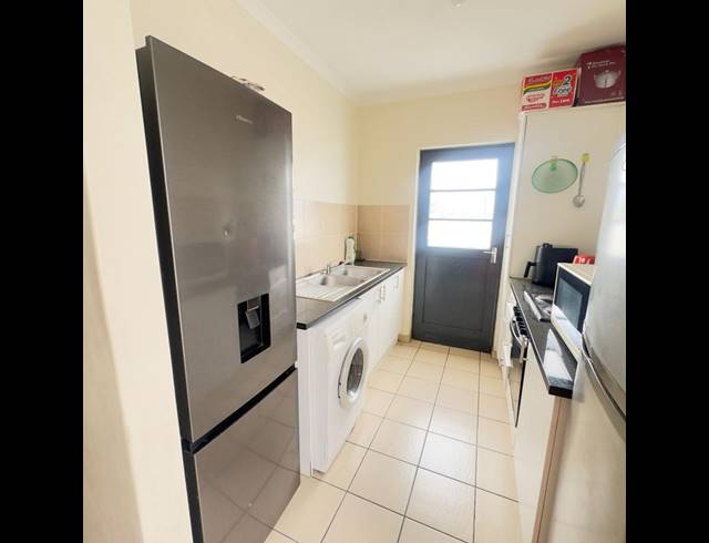 2 BEDROOM APARTMENT FOR SALE IN PARKLANDS EAST